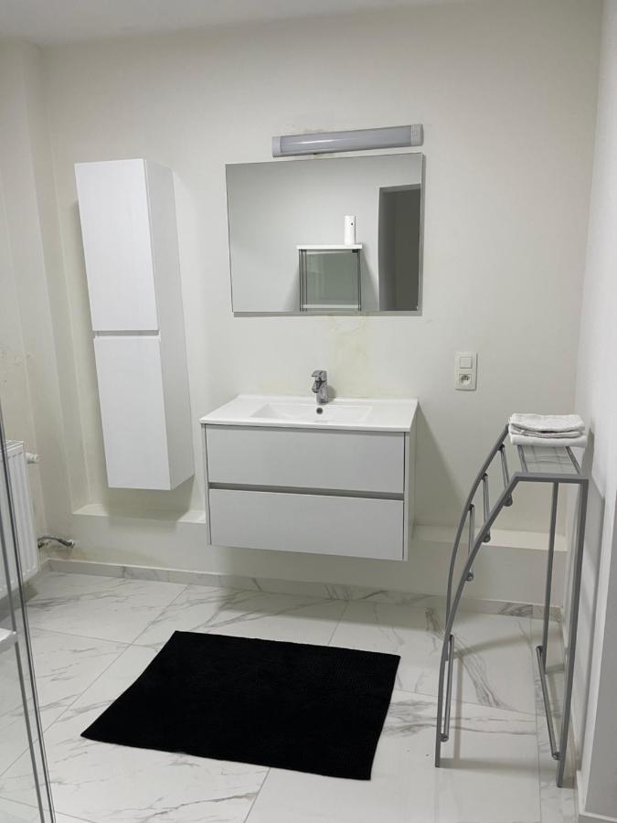 Grand Studio A 5 Minutes Du Centre Namur Bagian luar foto