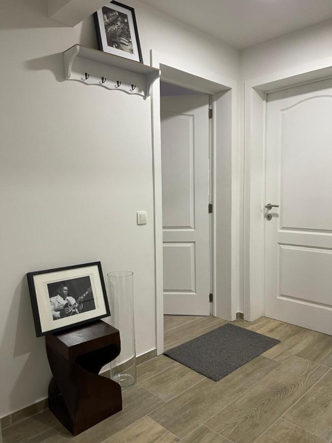Grand Studio A 5 Minutes Du Centre Namur Bagian luar foto